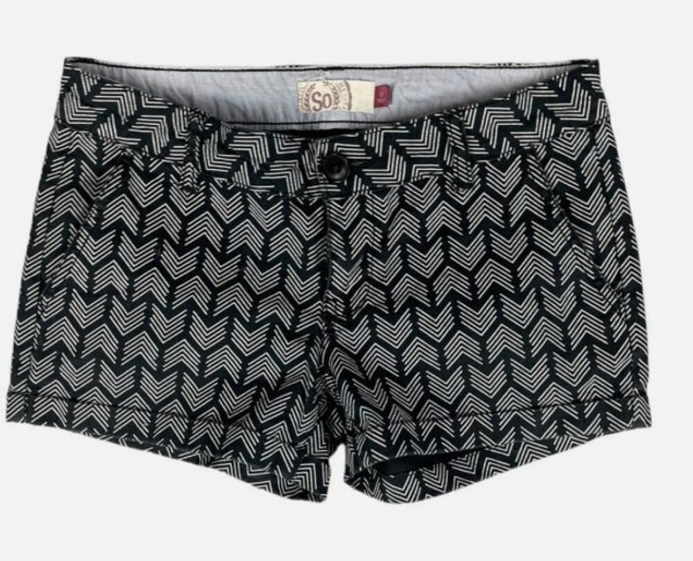 SO Womens Size 0 Chino Shorts Black White Pattern